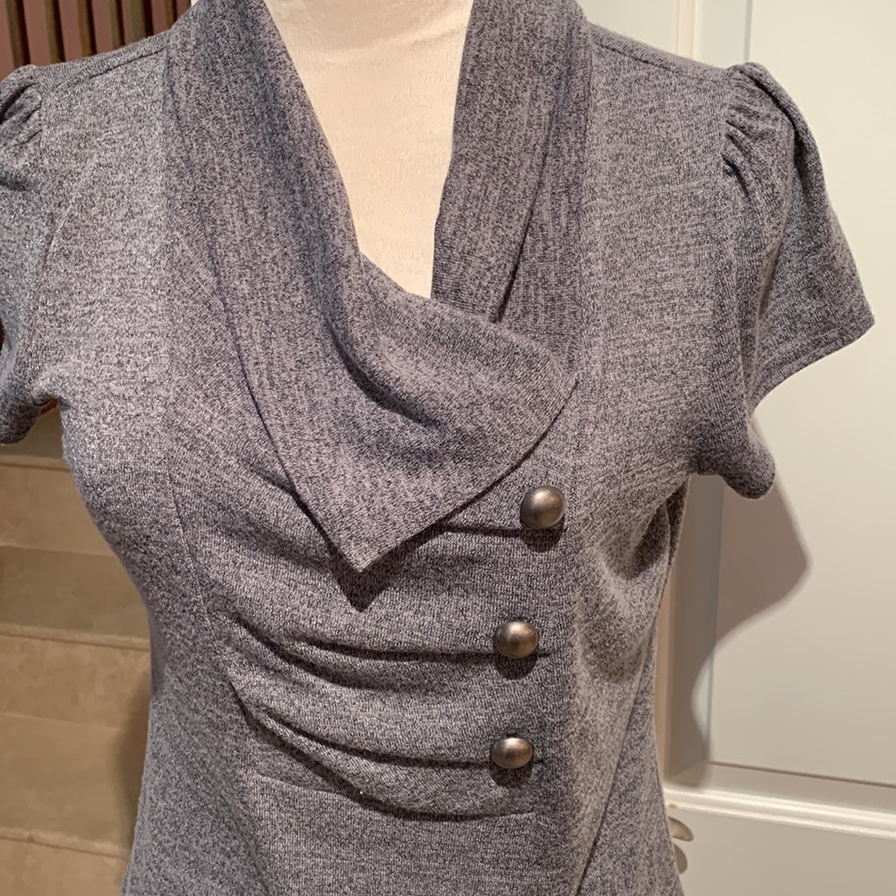 iZ BYER. Gray. Soft‎ cowl neck top. Short sleeves. Ruched w/buttons.